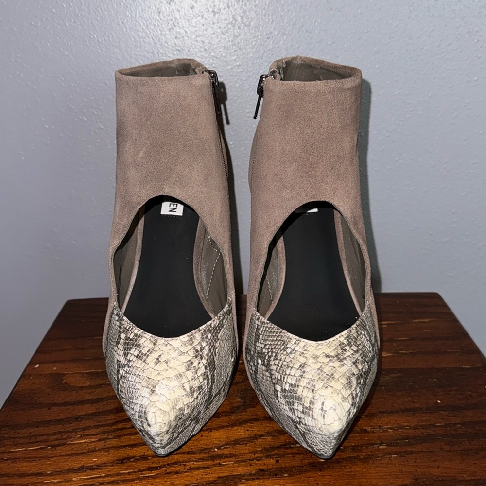 Steve Madden Claraa Grey Multi size 8.5 heeled bootie